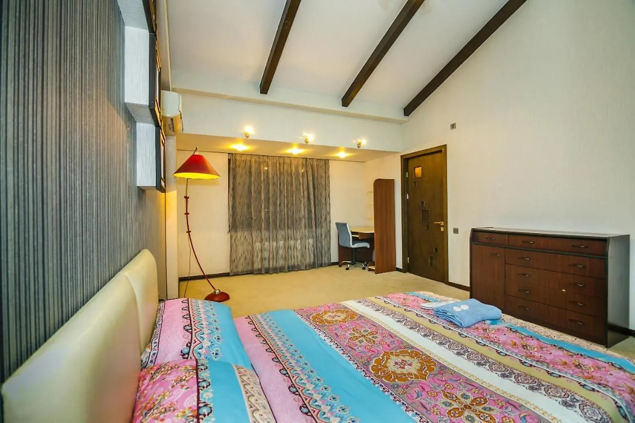 4 Bedrooms Beautiful City Center Баку