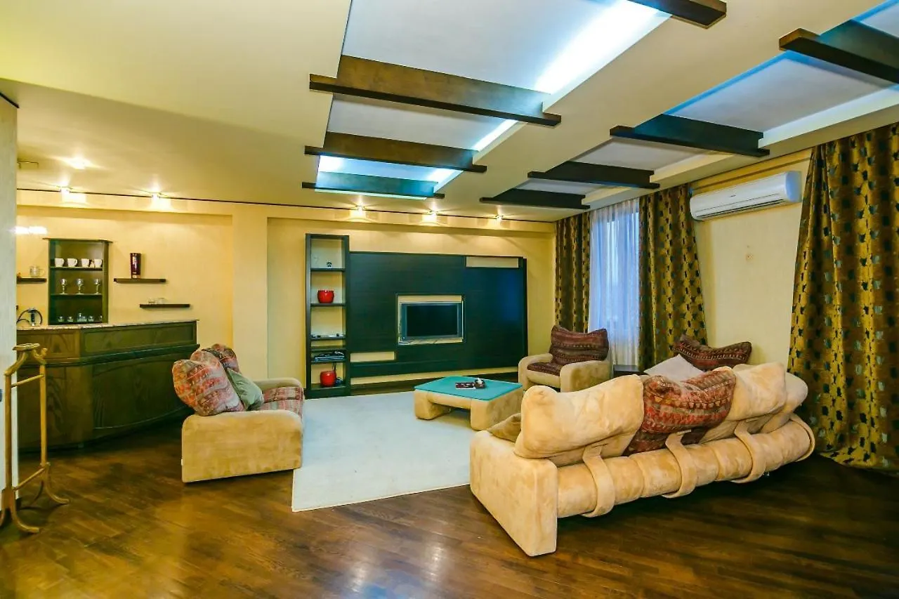 4 Bedrooms Beautiful City Center Баку