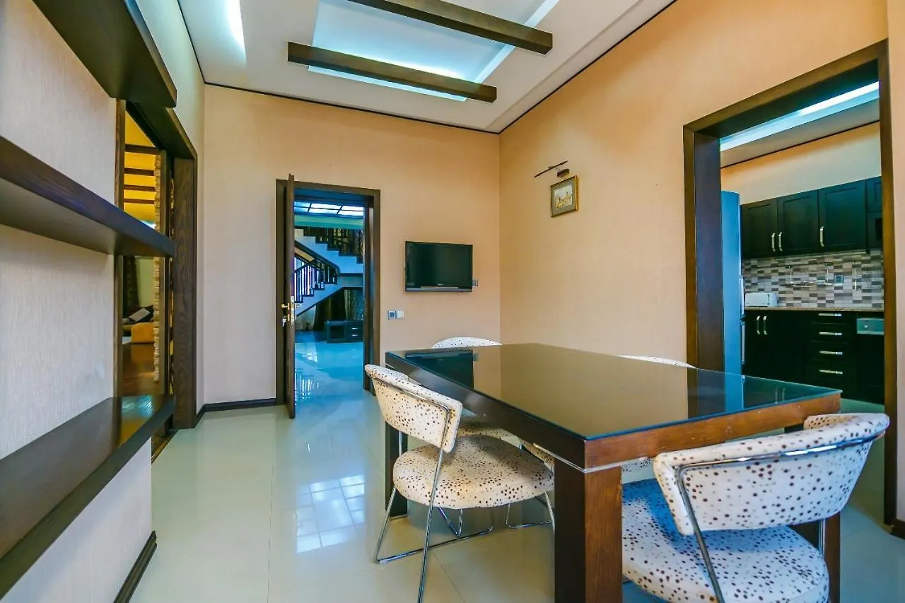 4 Bedrooms Beautiful City Center Баку